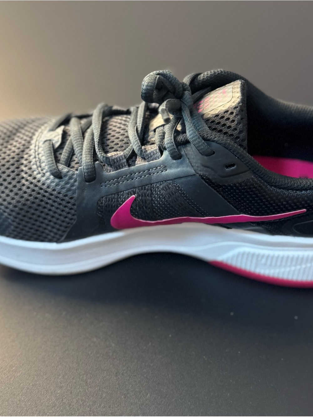 Nike Women's Dark Gray and Pink Motion Running Shoes Size 11 - Picture 8 of 12